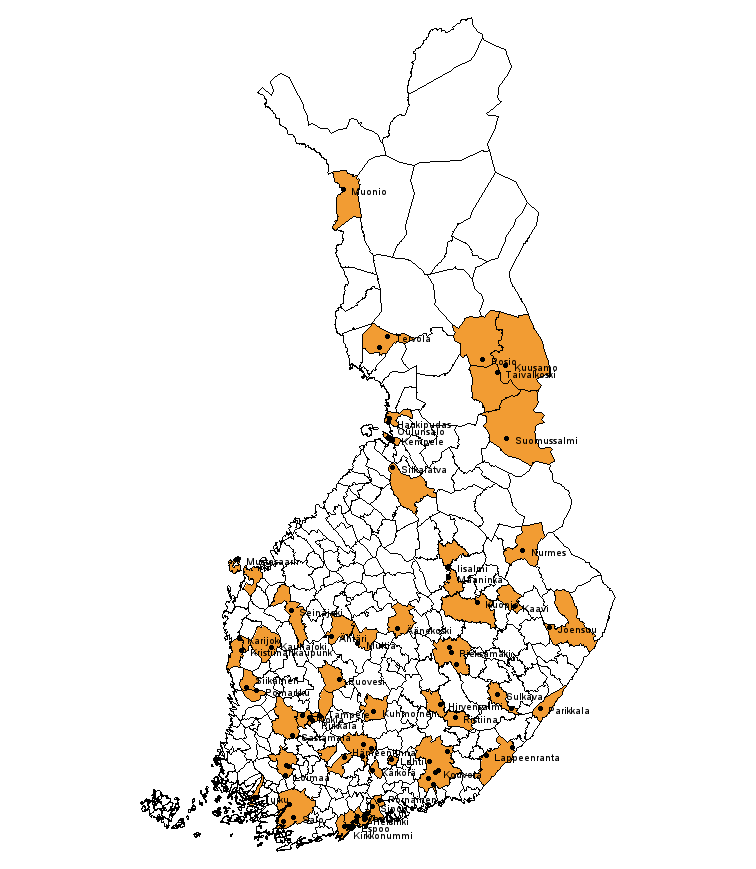 Liitekuvio 1. Lakkautetut ja toiseen oppilaitokseen yhdistetyt peruskoulut ja peruskouluasteen erityiskoulut kunnittain 2012 (kartta)