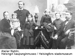 Urkuri Lauri Hämäläisen ja vaimonsa Emma Fredrika Kekonin perhe, mm. tytär Aino (naimisissa vuodesta 1908 Klemetti).